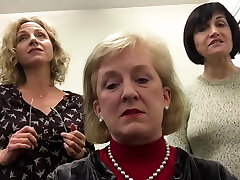 A Jolly Xmas try not to be a Labia