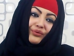 Muslim babe showing off the crotch