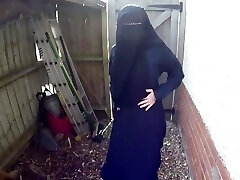 burqa bajo la lluvia