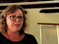 Dominatrix Mistress April - cum on my latex leggings, victim