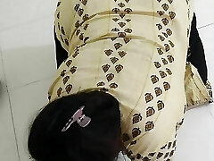 (Telugu Maid Ko Jabardast Choda) Desi Maid Fucked by the holder with condom while cleaning Room - Huge Spunk wild