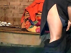 Dewar ka lund khada nhi hua koi h jo mujhe chod chod kar piyas bujha de