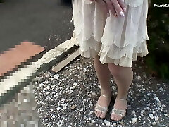 Japanese Dame Fisting her Pussy