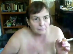 I am an elder lady with big saggy jugs and I love masturbating on Skype