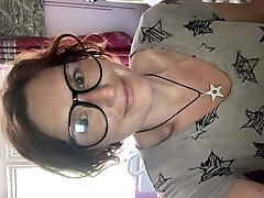 When a tiny touch has a fat effect on mommy's bud piercing