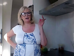 Mature blonde grandmother sammie sparks licks cock clean
