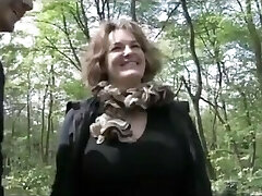 Humungous mature mom picked up and fucked in the woods
