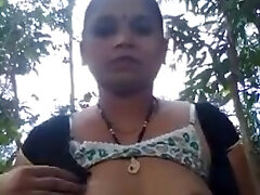 INDIAN AUNTY SHOWING Orbs AND PUSSY IN THE JUNGLE