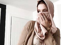 Arab Step Mom Helps Step Son With antea sex Arms