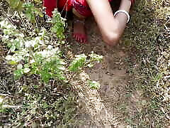 Cute bhabhi sexy????red saree outdoor moums tits video