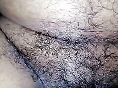 18 देसी चुत अगला दरवाजा बगल वाले घर की बड़ी चिल्लाई है, प्लीज भैया, घर में कोइ आ जाएगा