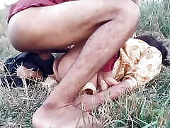 desi village randi macht verdammte hindi-vlogs mit ihrem freund, hindi-vlog im freien