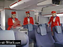 The flight attendants enjoy the stopover between 2 flights