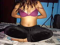 आज चलो & 039;श्रेया gyno exam glasses को उसके बहनोई को उसकी दरार को देखते हुए देखते हैं ।