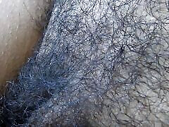 我的角质继子求我展示我的毛茸茸的小猫