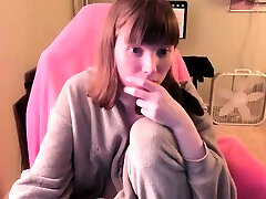 Amateur Cute Teen Girl Plays Anal Solo Cam Free Porn