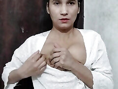 Teen age college girl ka bathroom MMS video