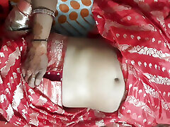 Called the friend&039;s wife&039;s red sari and persuaded her to the friend&039;s great boydyi by romancing her very well.