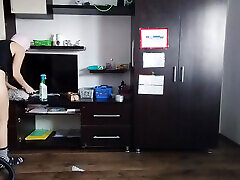 Amateur wife cleans the house naked.