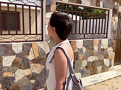 Jasmine and Cassandra Clean the House Together