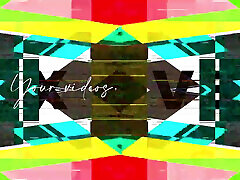 सींग का बना लड़की के साथ उसे थरथानेवाला और उंगलियों