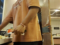 Kambali Ko nahin apni land khada karke bathroom mein jakar sex karna