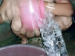 印度Bhabhi Ko Nahane ke Bad Chudai Kiya Randi