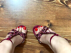 kira queen ti insegna come ama essere scopata nel culo!