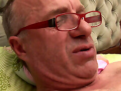 Dirty stepfather with bad thoughts screws his young stepdaughter