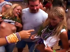 Amateur Girls Getting Wild At Mardi Gras