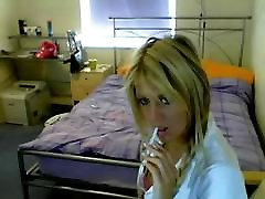 blonde amateur masterbating