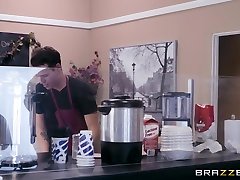 isis love & justin caccia in cafe au milf - brazzersnetwork