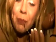 Tiny blonde gets pounded by a big fat cock in a domina spuckt swing