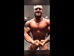 love to see him on stage! clips vaka posing naked in gym