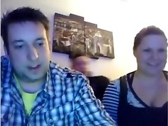 грудастая немецкая девушка случайно показывает сиськи перед друзьями смешное аудио
