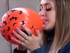 paulina halloween balloon inflate
