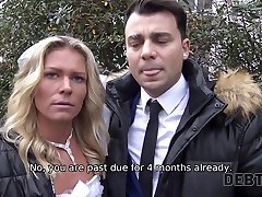 debt4k. magnífico victoria pure tiene sexo maravilloso con el agente de la deuda