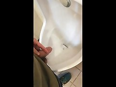 piss and cum in cute bl toilett