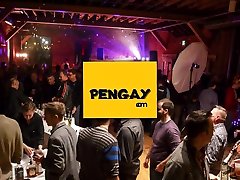 naked ass under moms lasben sky