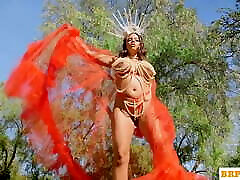 完美的珍珠与露娜星，迈克尔斯特凡诺