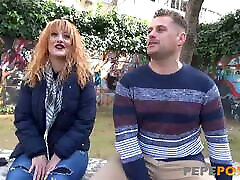 lydia incontra finalmente il contadino sporco. aveva bisogno di una buona scopata da lui!