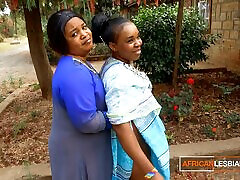African Married MILFS noir bise Make Out In Public During Neighbourhood Party