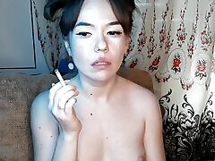 Stepsister took off her bra for a hors sex miting and smokes