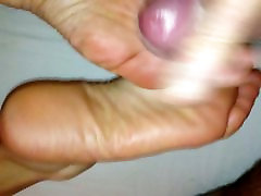 Cum on mature soles of my anal with hair pulling 2
