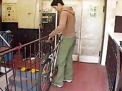 काले बालों वाली phil girl video लड़की छोटे स्तन के साथ प्यार करता है उसे चूक