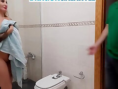 gorący krok matka przejebane i cum w the łazienka po prysznic przez krok syn